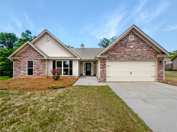 1909 Wheatfield Cir, Loganville, GA 30052
