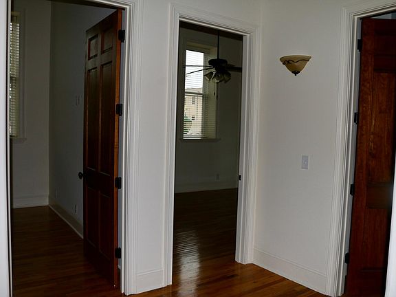 2nd image of 113 Franklin St APT 2A