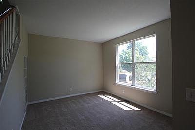 3rd image of 1421 N Quince St