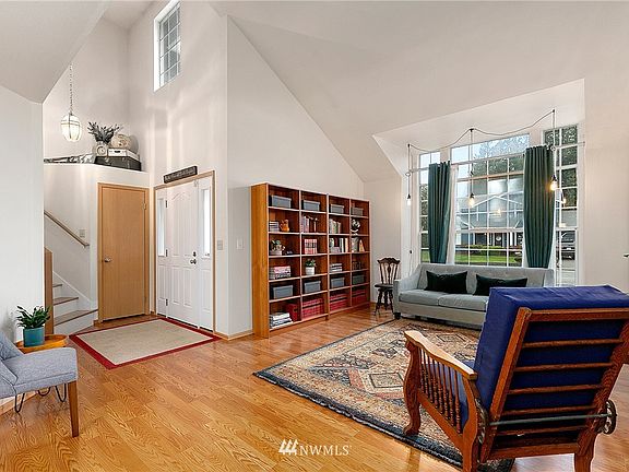 3rd image of 6906 71st Ave NE