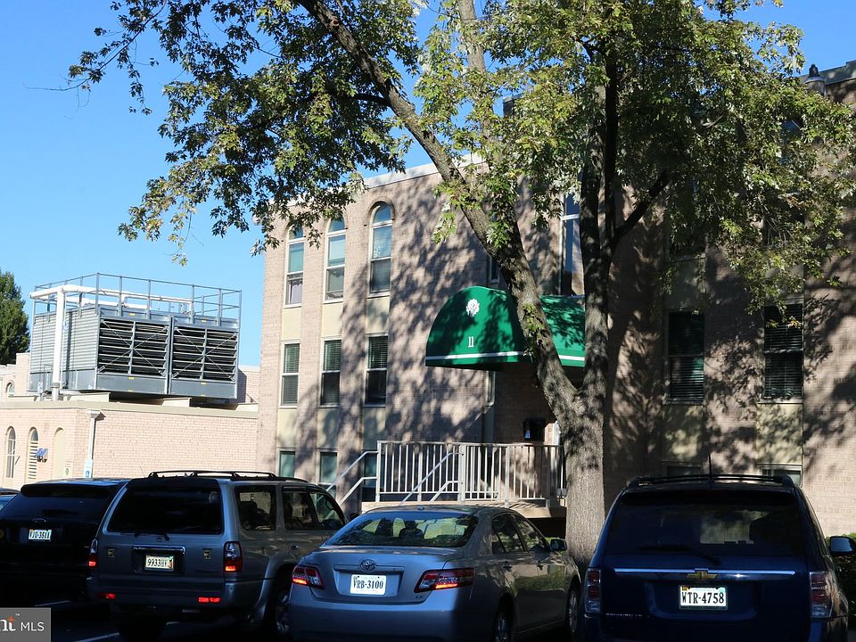 1st image of 11 Canterbury Sq APT 402