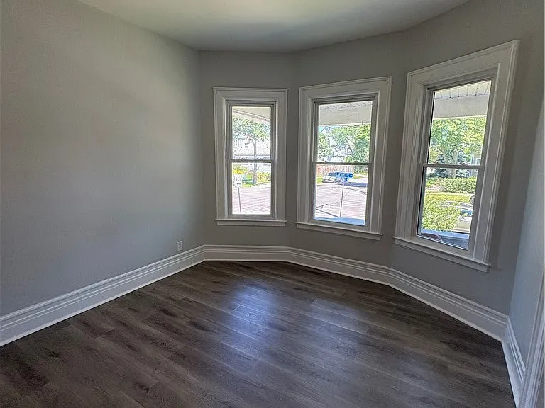 155 Lafayette Ave — Photo 4