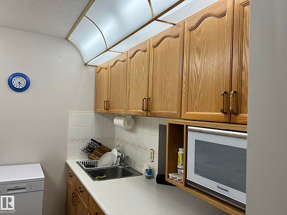 5th image of 18012 95th Ave NW #207