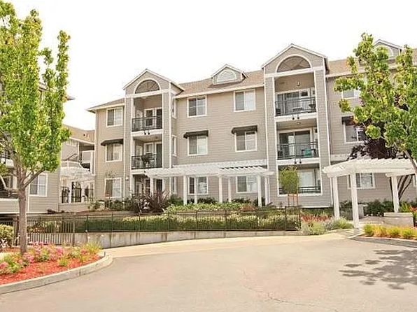 1982 W Bayshore Rd APT 126