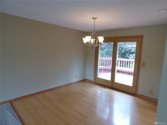 5th image of 431 222nd St SW