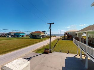 845 O'Neil Rd, Crystal Beach, TX 77650