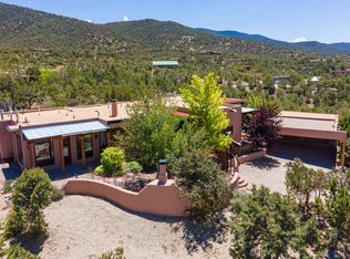 1002 Canon Heights, Taos, NM 87571-1002