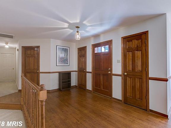5th image of 14 Lord Fairfax Dr
