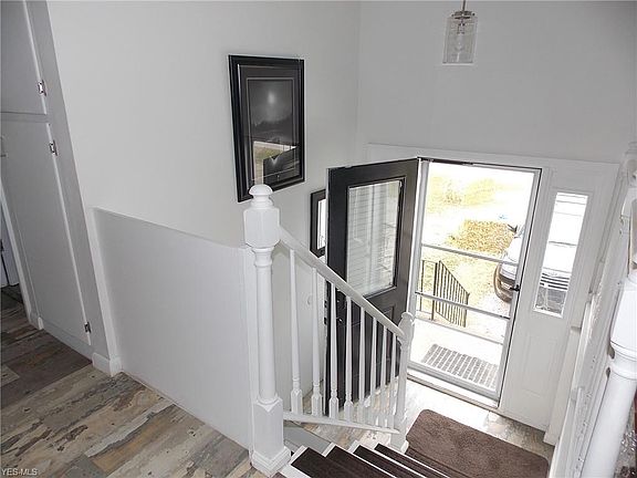 4th image of 374 N Avon Ave