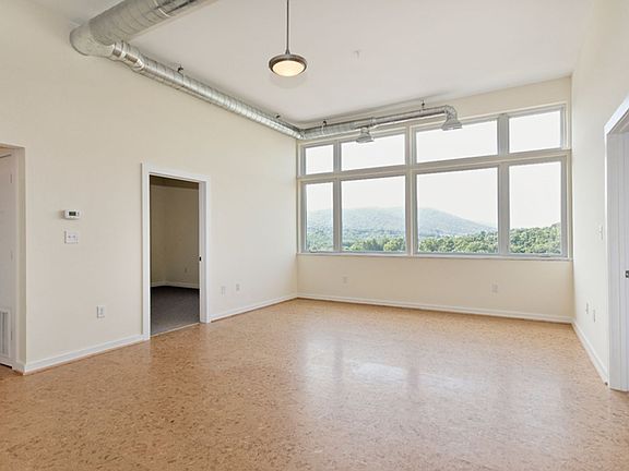5th image of 1050 Druid Ave APT 103