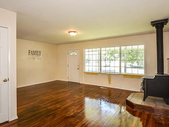 3rd image of 1285 Orlin Dr