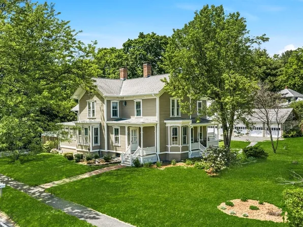 58 Front St, Leeds, MA 01053