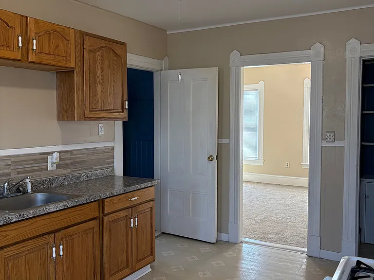32-34 Dix St #2 — Photo 2