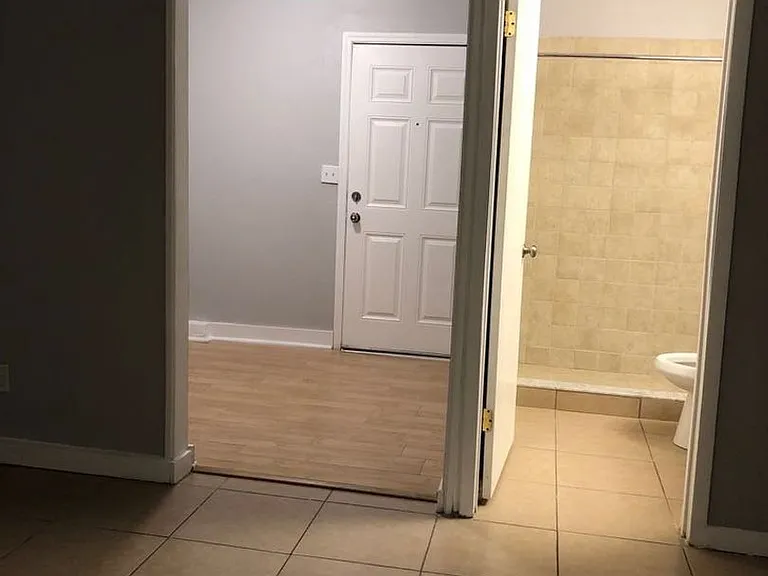 355 Weathersfield Ave — Photo 5