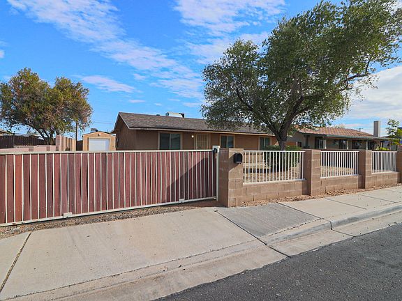 3rd image of 16015 N Desert Sage St
