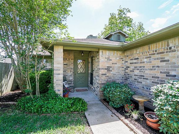 3rd image of 3114 W Heatherock Cir