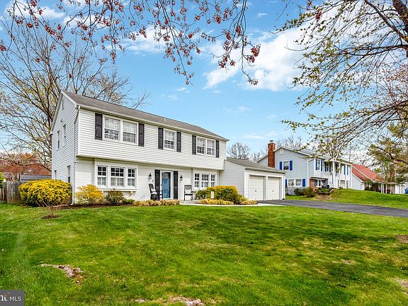 3rd image of 4203 Mellwood Ln