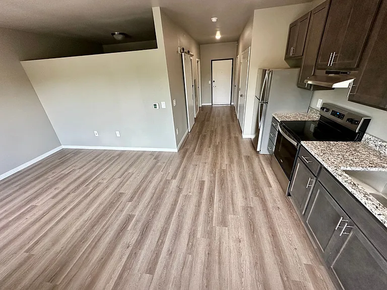 Kraewood Flats - Summer Rent Special through July 31 2026 — Photo 21