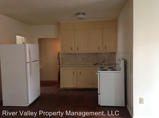 11 Park St APT 5, Springfield, VT 05156