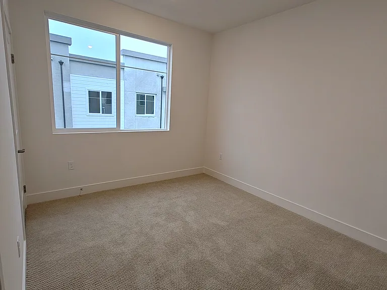 Alchemy Cir — Photo 4