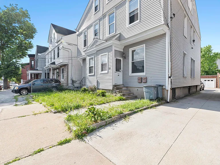 18 Howard Pl #1 — Photo 29