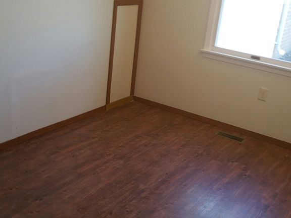 5th image of 918 S 16th St