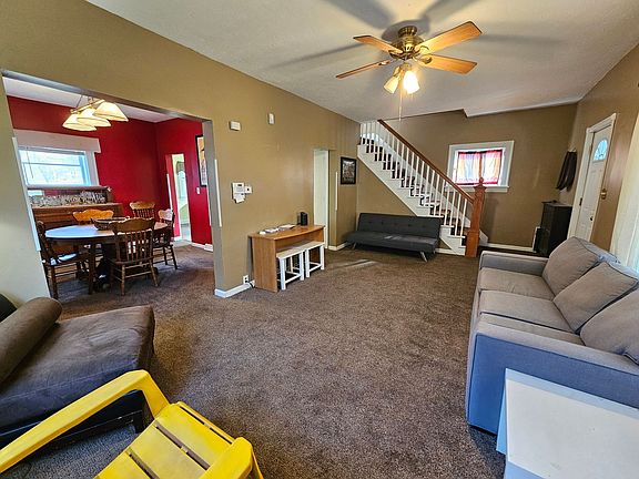 3rd image of 717 Corby Blvd