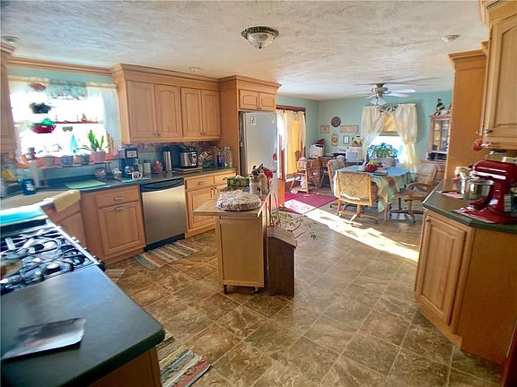 4th image of 4393 Bath Rd
