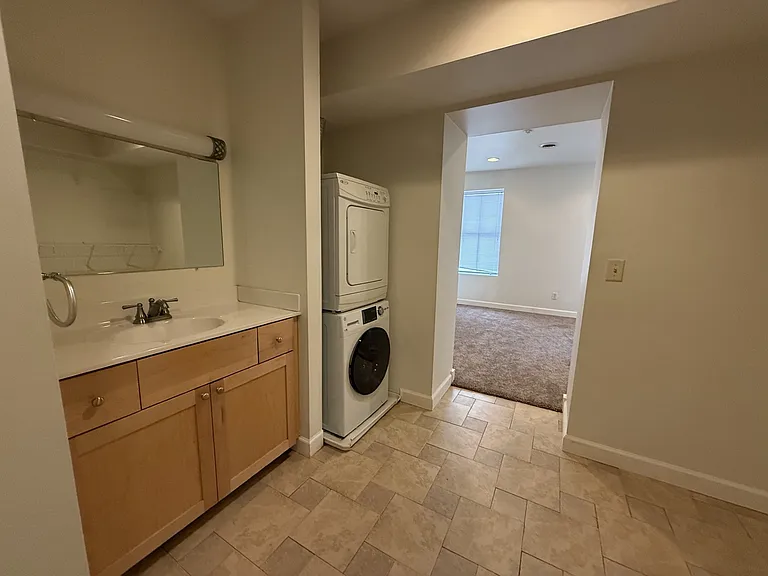 20 E Main St #6 — Photo 8