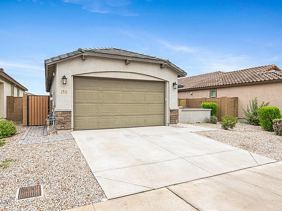 3rd image of 2532 W HIDALGO Avenue