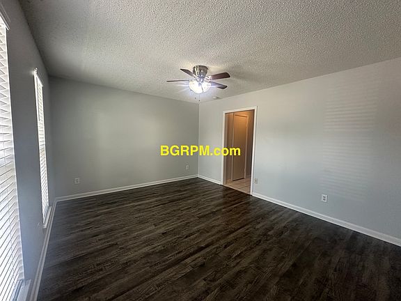 3rd image of 719 S Redmond Rd APT 22