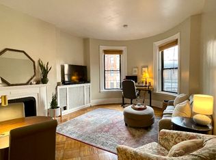 131 Newbury St #3B, Boston, MA 02116