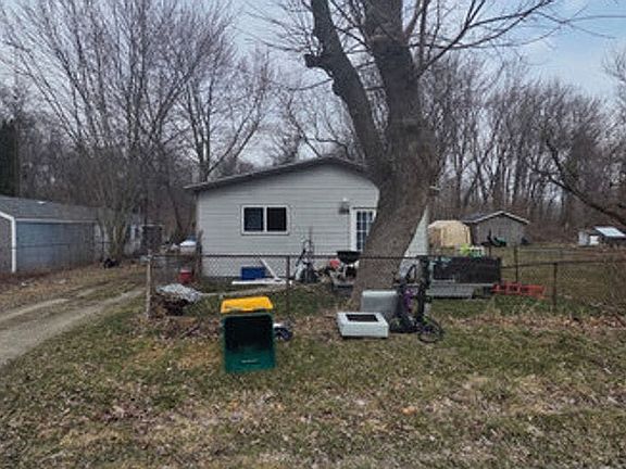 3rd image of 3338 Little St