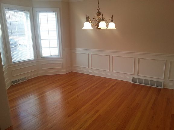 5th image of 2376 Nott St E