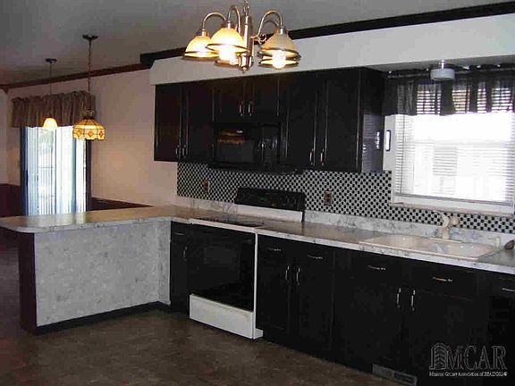 4th image of 30 Marengo Dr