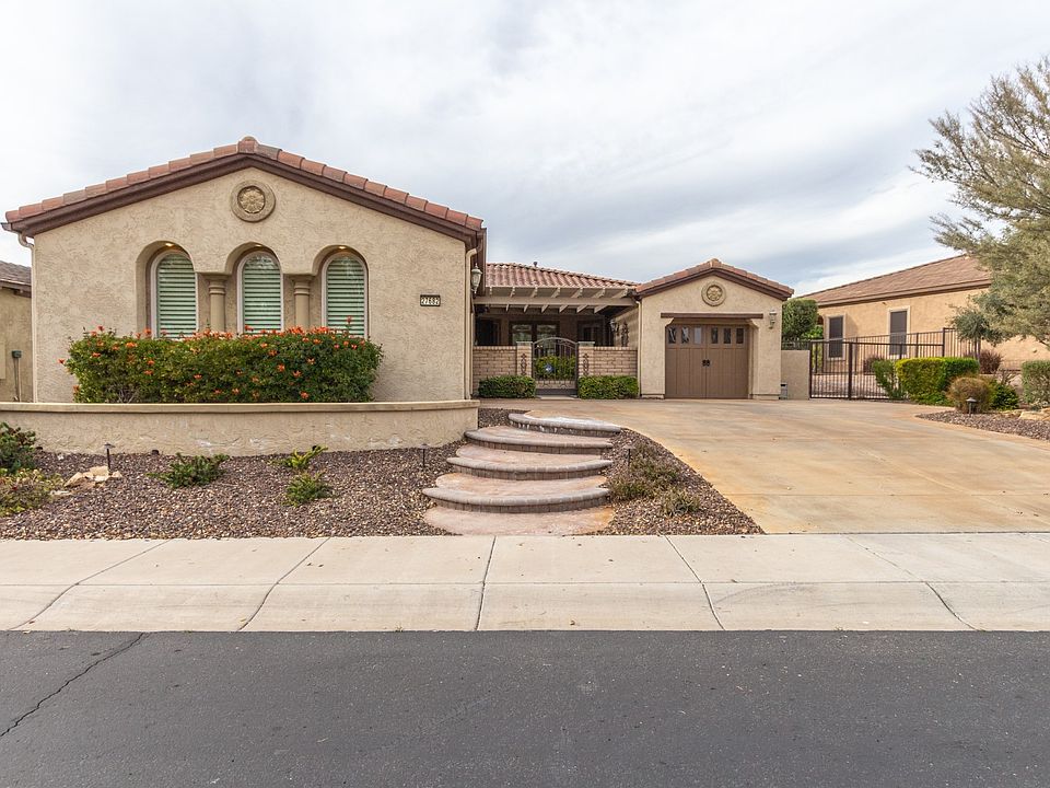 Front with EZ Garage Access