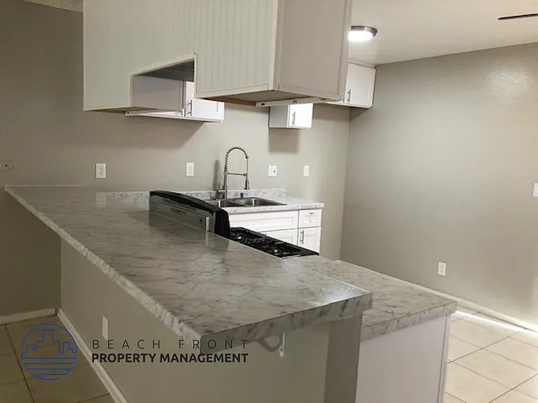 2186 Pacific Ave — Photo 1