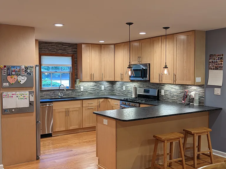 158 Kingston Dr — Photo 3