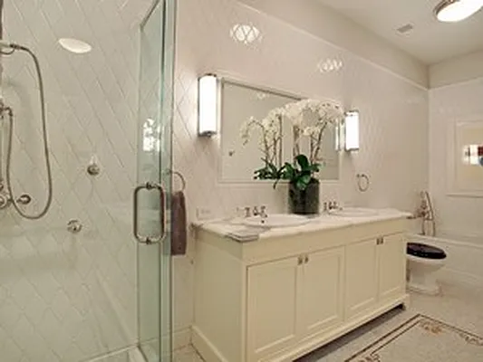 Sold by Trump International Realty | media 8