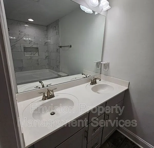2190 Miranda Dr — Photo 13