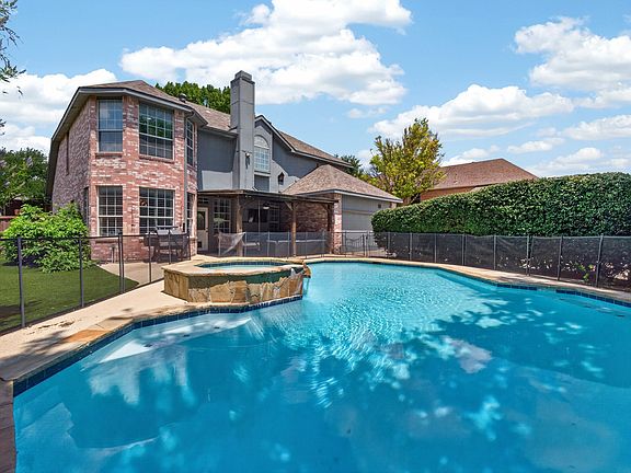 3rd image of 3209 Normandy Dr