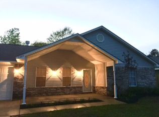 3305 N 3rd St, Ocean Springs, MS 39564