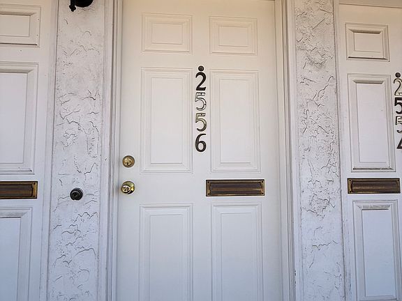2nd image of 2556 Grant Ave