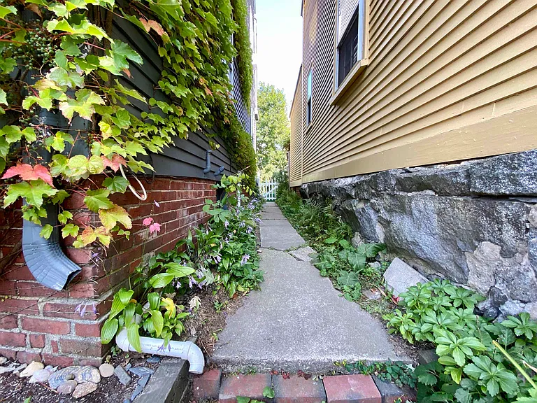 59 Manning St — Photo 17