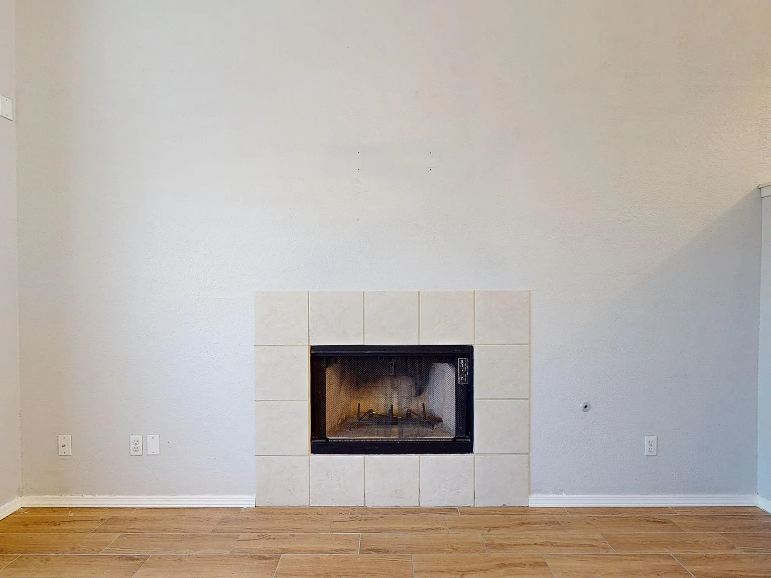 2 bed, 2.0 bath, 1454 sqft, $1,900 — Photo 4