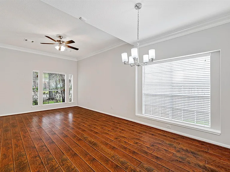 4539 Springfield Lakes St — Photo 5