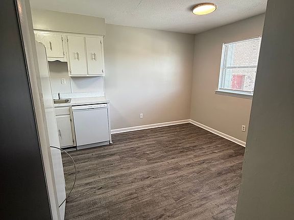 5th image of 3700 Cherryton Dr APT 22