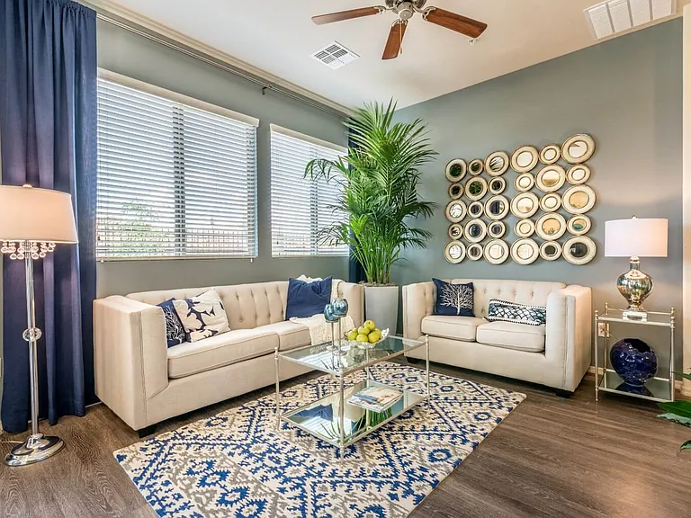 Living Room (2 Bedroom)