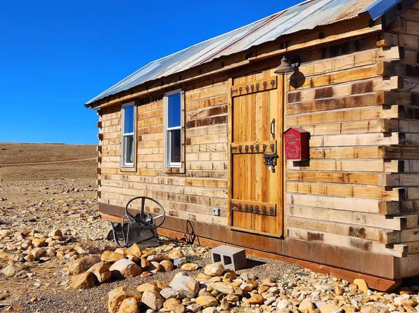 11 Whispering Ridge Rd, Laramie, WY 82070