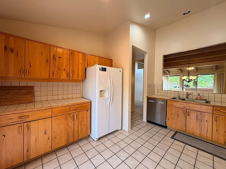 21 Red River Rd — Photo 11